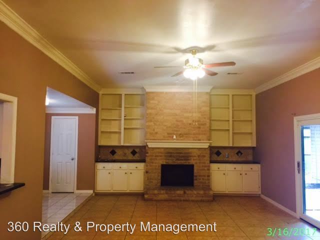 Building Photo - 17211 Ash Butte Dr