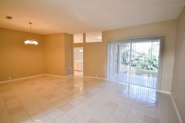 Building Photo - 2310 Sunview Ave