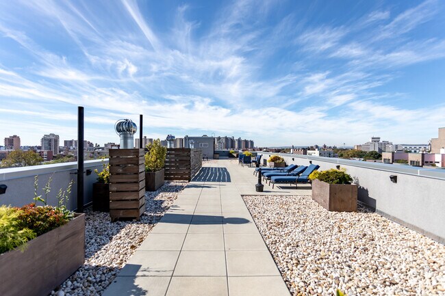 Building Photo - 3440 Guider Ave