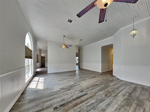 Foto del edificio - 7513 Silverthorn Dr