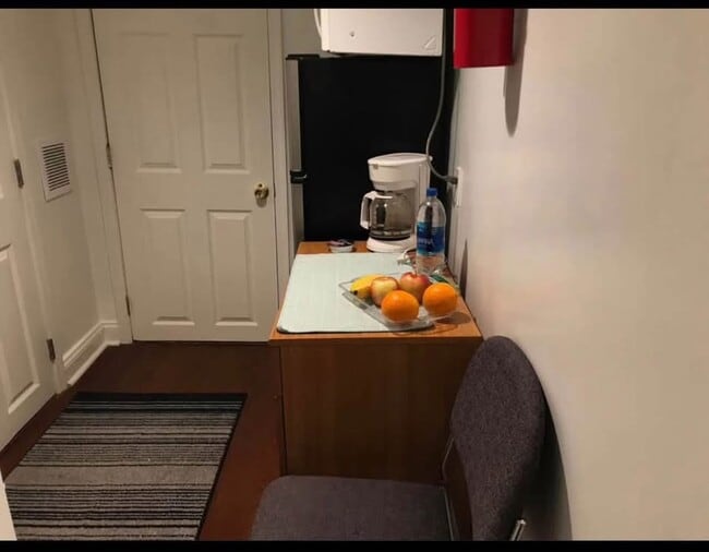 Foto del edificio - 127 N Patterson Park Ave