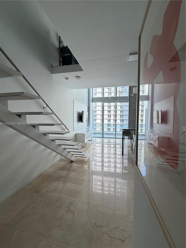 Foto del edificio - 690 SW 1st Ct