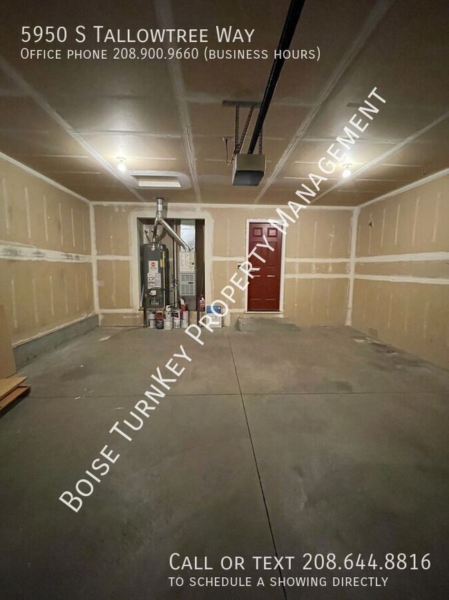 Building Photo - 5950 S Tallowtree Way
