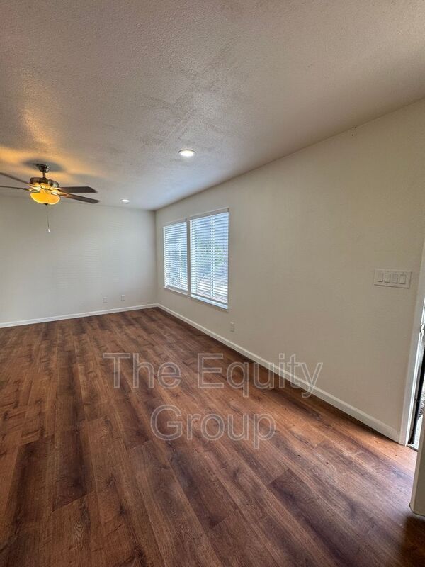 Foto del edificio - 3549 W Campus Ave.