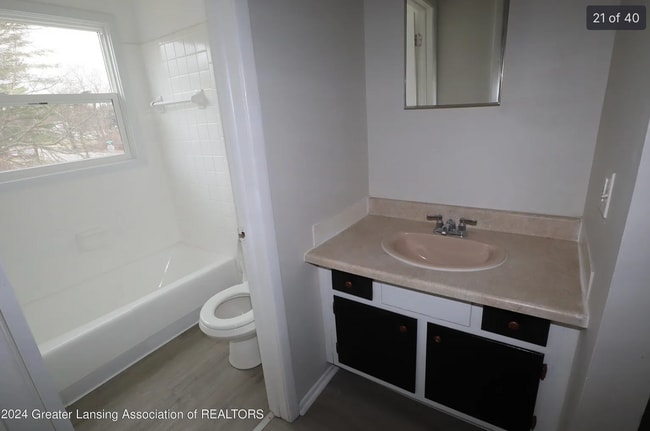 Building Photo - 3720 Malibu Dr