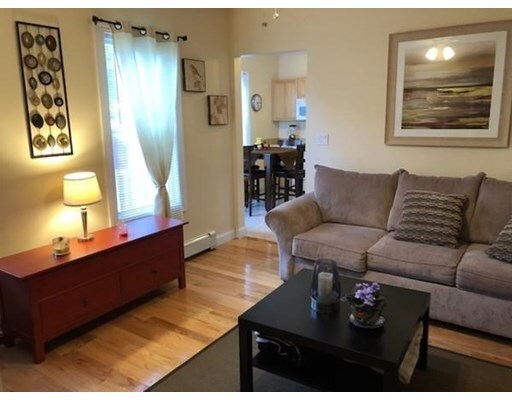 Primary Photo - 103 Dysart St