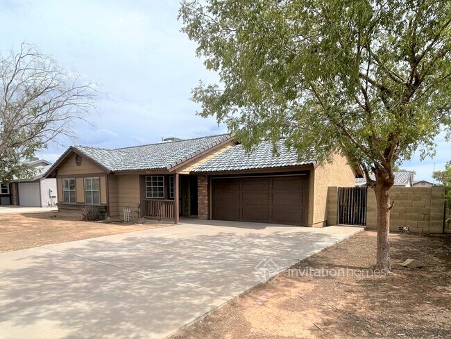 Building Photo - 8015 W Larkspur Dr