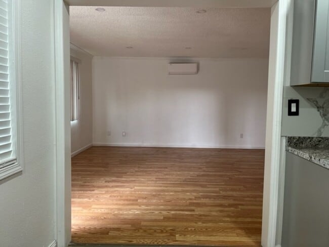 Building Photo - Downtown Tehachapi!!