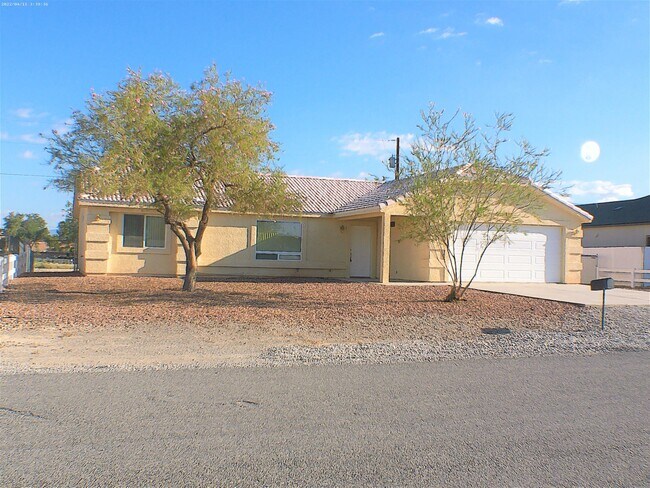 Building Photo - 960 Lone Pine Rd