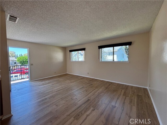 Foto del edificio - 3221 N White Ave