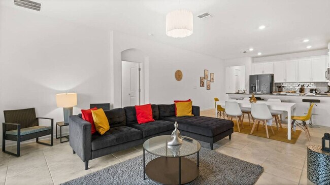 Building Photo - 1031 Splash Shot Pl