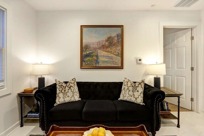 Foto del edificio - 306 E Victory Dr