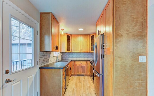 Foto del edificio - 14168 Sun Forest Dr