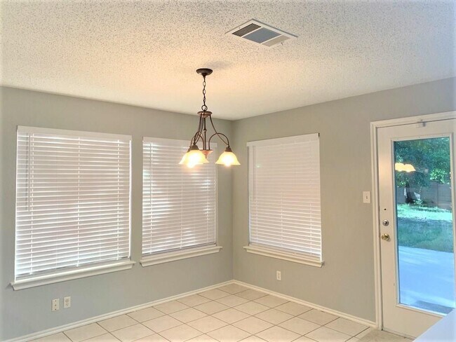 Foto del edificio - 16934 Mouse Trap Dr