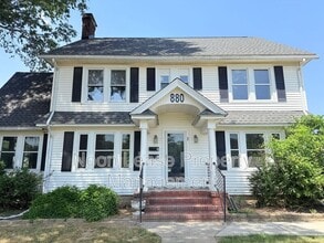 Building Photo - 880 S State St