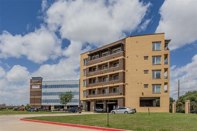 Building Photo - 1220 W Trinity Mills Rd