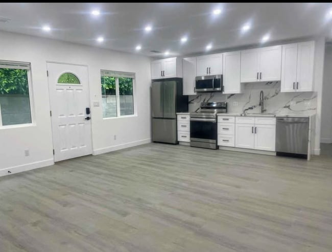 Building Photo - 19057 Friar St