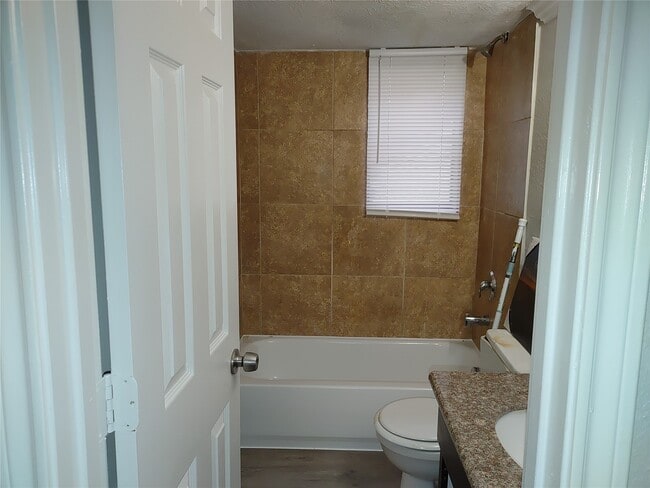 Foto del edificio - 6204 Culberson St