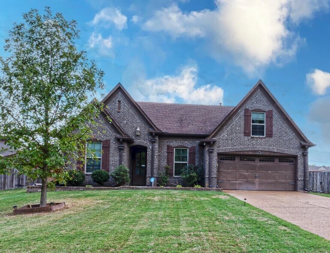 Foto principal - 2438 Red Vintage Ln