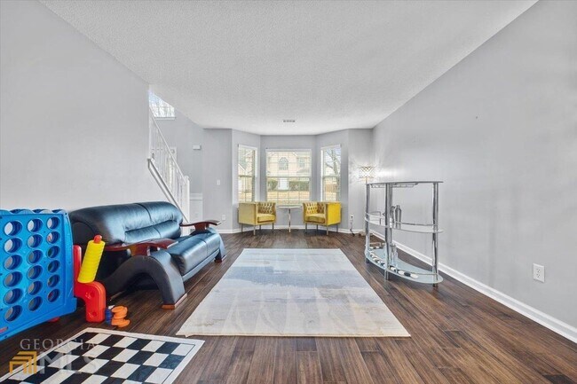 Foto del edificio - 6876 Foxfire Pl