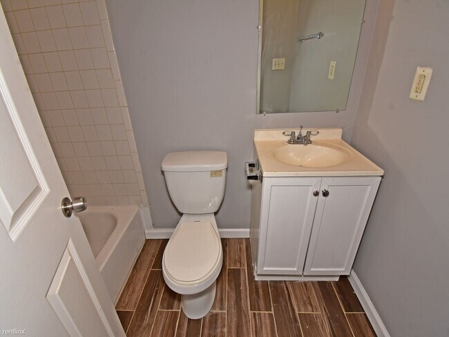 Building Photo - 3 br, 1 bath House - 1601 E Lafayette Ave