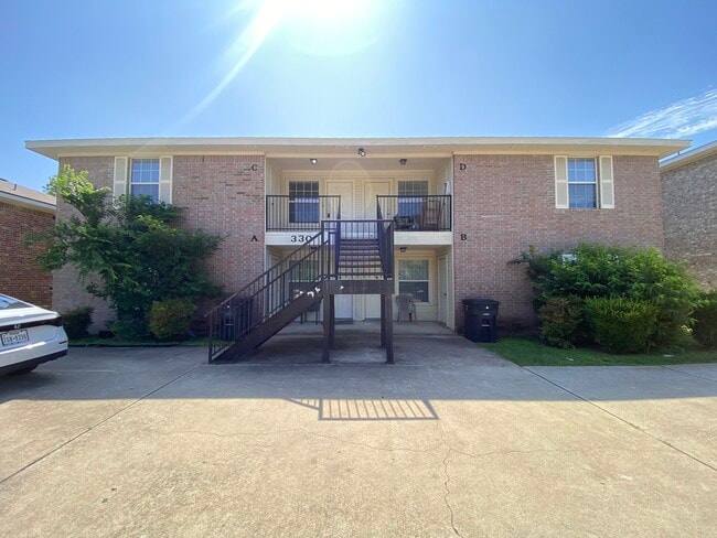 Building Photo - 330 S 40th St