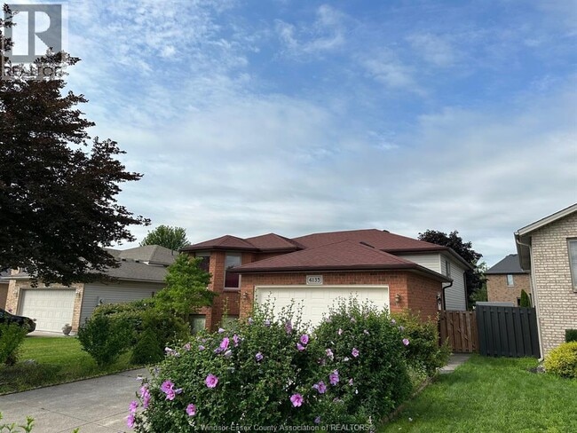Photo du bâtiment - 4135 Betts Ave