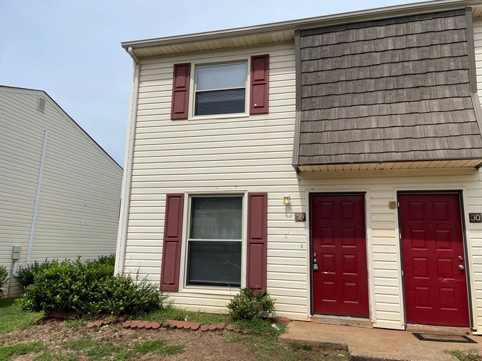 Primary Photo - Charming 2-Bedroom Townhome in Prime Charlotte Location