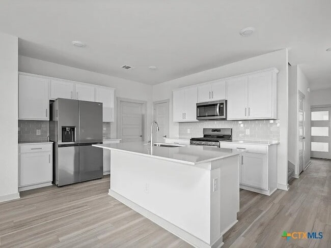 Foto del edificio - 333 Fairfax Ave