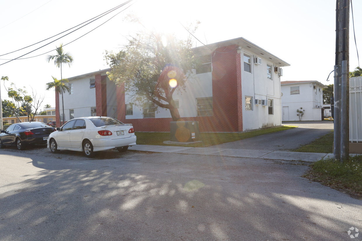 3255 W Flagler St. - 3255 W Flagler St