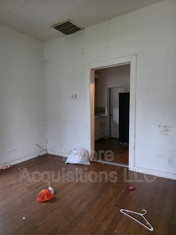 Building Photo - 1410 E Chaffin St