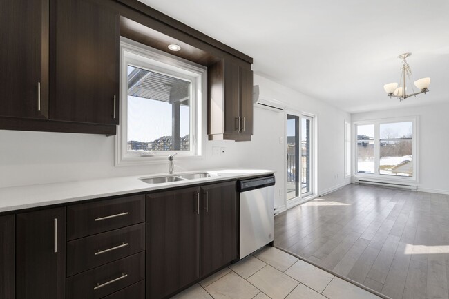 Building Photo - 582 du Plateau Boulevard