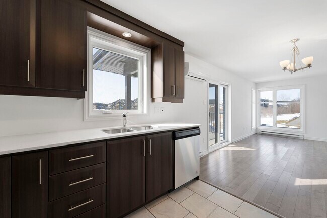 Photo du bâtiment - 582 du Plateau Boulevard
