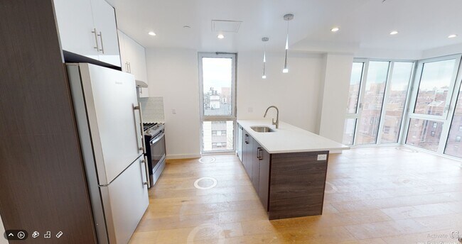 Foto del edificio - 9740 64th Ave