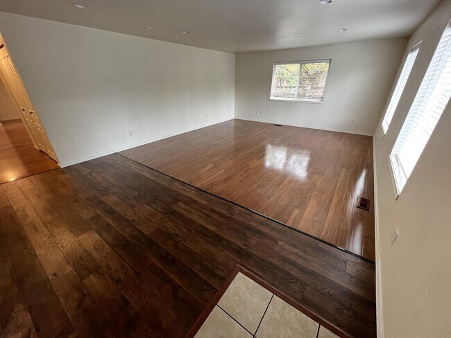 Foto del edificio - 103 E Grand St