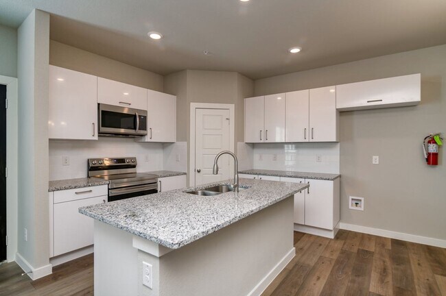Foto del edificio - GORGEOUS 2 BEDROOM FOUR PLEX LOCATED IN MIDLOTHIAN ISD!