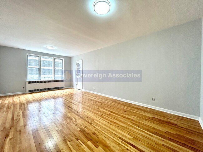 Building Photo - 500 Kappock Street