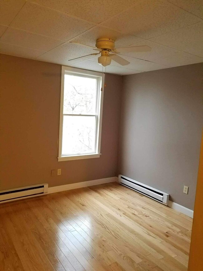 Building Photo - 94 1st St