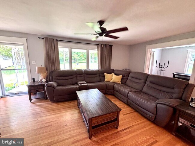 Foto del edificio - 847 Highspire Rd