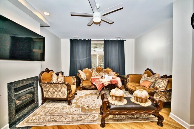 Foto del edificio - 3113 W Lawrence Ave