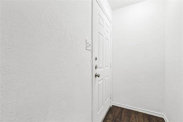 Foto del edificio - 9803 Walnut St