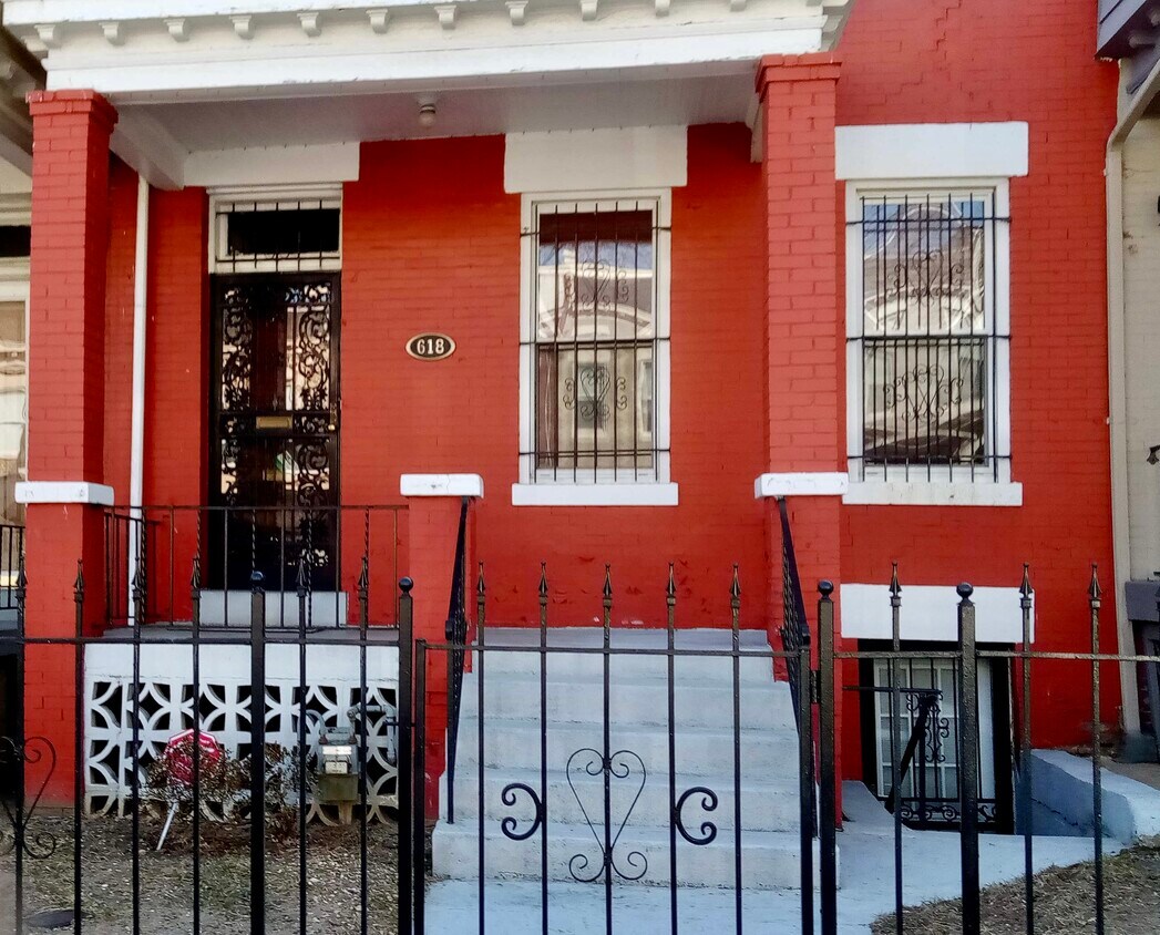 618 Kenyon St NW Unit B, Washington, DC 20010 Apartments in Washington, DC