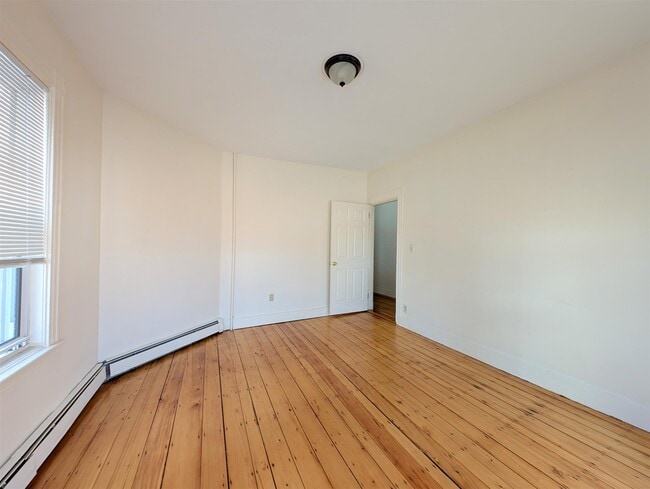 Building Photo - 61 Webster Ave