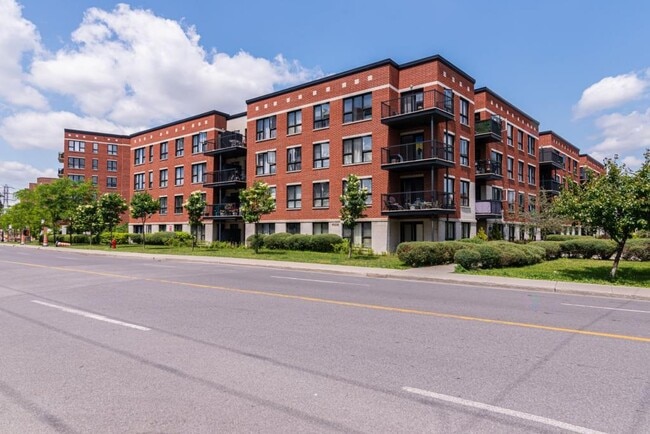 Building Photo - 2555 Rue Grenet