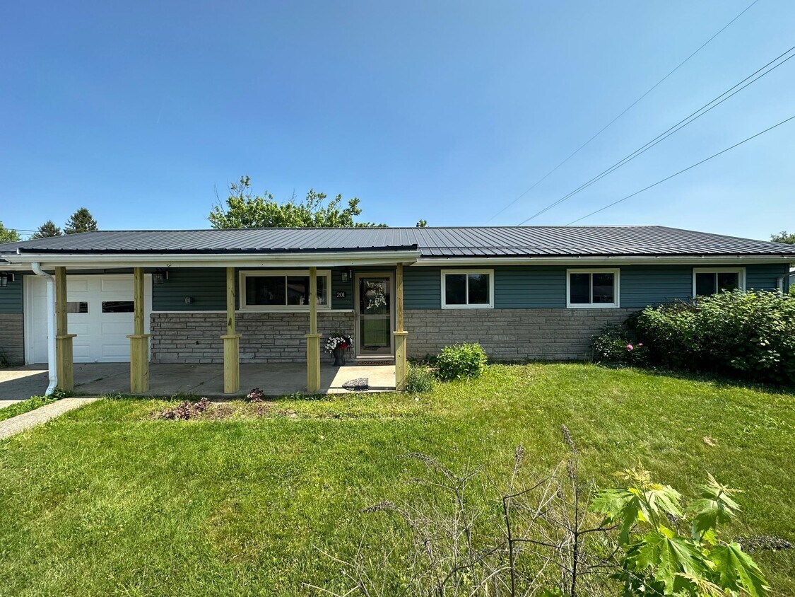 Foto principal - 201 Sherwood Dr