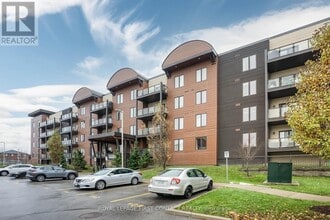 Building Photo - 720 Yonge St