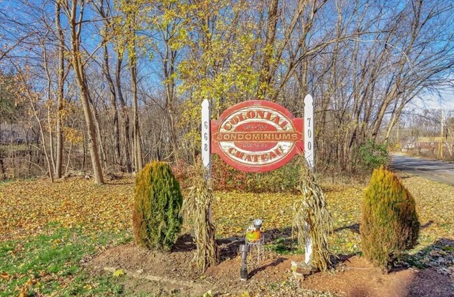 Foto del edificio - 700 Robbins Ave