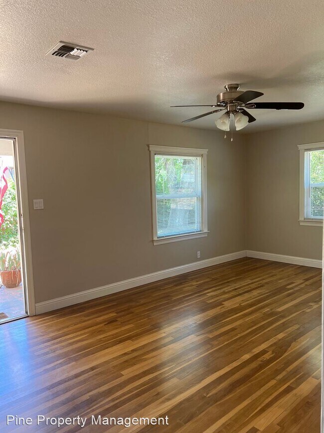 Foto del edificio - 2 br, 2 bath House - 5785 Churn Creek Rd