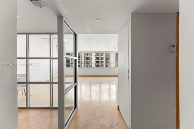 Building Photo - 11 Island Ave