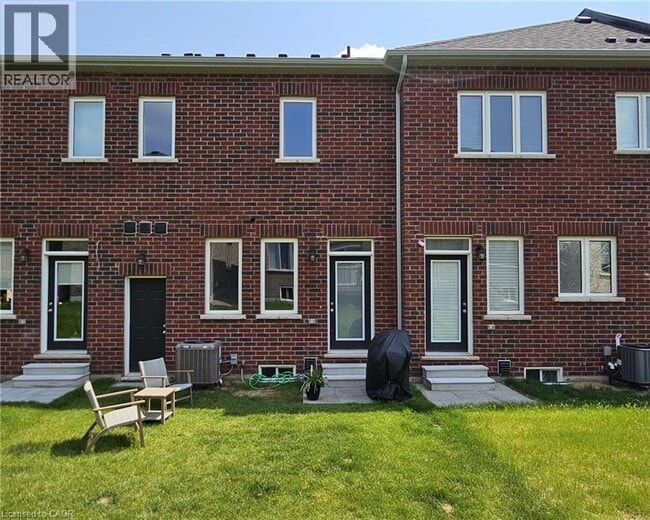 Building Photo - 11 Gledhill Crescent